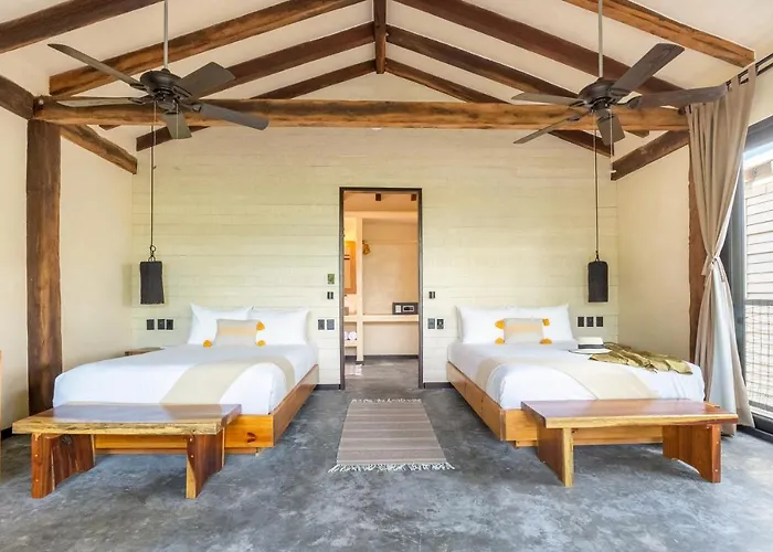 Hotel Pescadores 4*